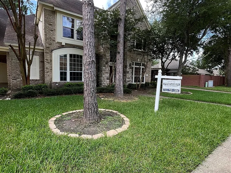 24319 Bay Hill Blvd — Photo 1