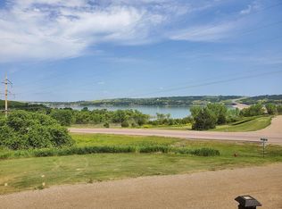 2400 Miller Pl, Oacoma, SD 57365