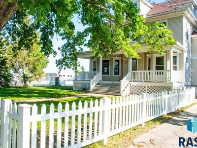421 E 11th Ave, Mitchell, SD, 57301