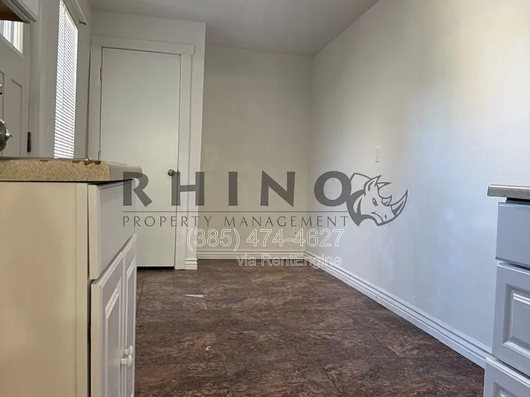2885 Van Buren Ave #3 — Photo 5
