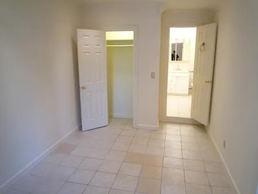 Rented by Raz Realty | media 23