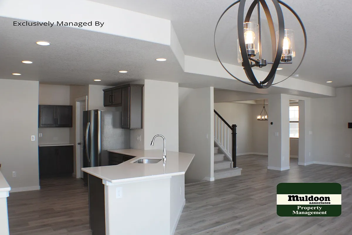 Building Photo - 1070 Rambling Oak Dr