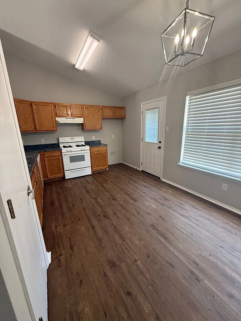 161 Ridgecrest Drive — Photo 3