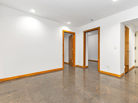 4th image of 25 Avenue C #G