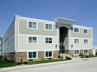 225 N Shore Dr, South Haven, MI 49090