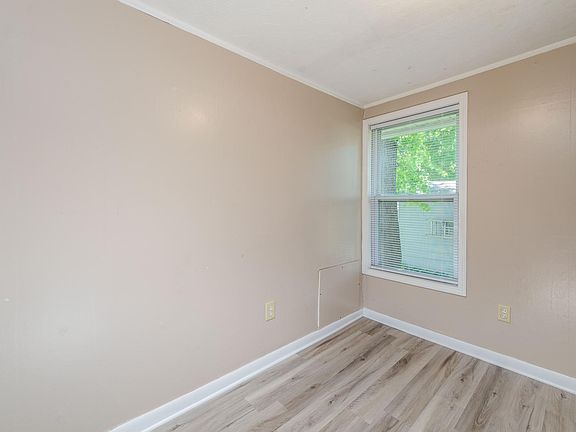 5th image of 1270 Auburn Ave