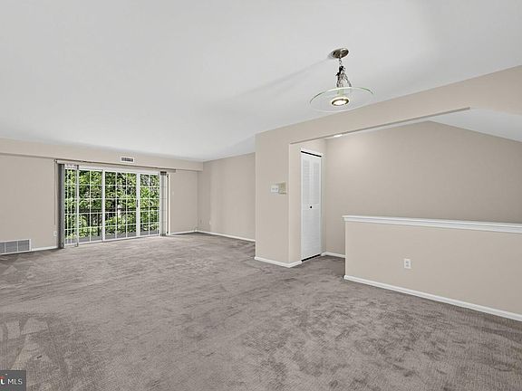 3rd image of 1708 Valley Glen Rd #162