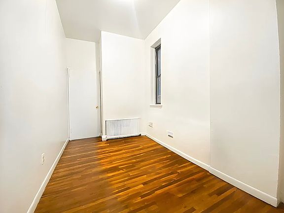 4th image of 205 E 14th St APT 1B