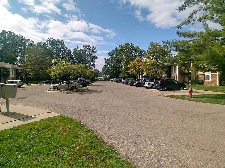 Alma Apartments — Photo 8
