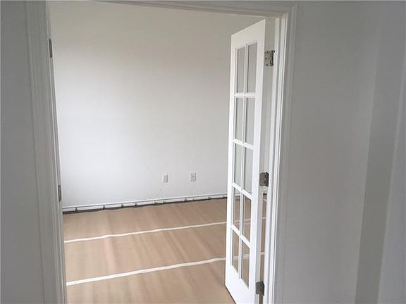 4th image of 129 Meadow Wood Cv