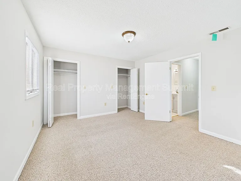 325 Campbell St. — Photo 17
