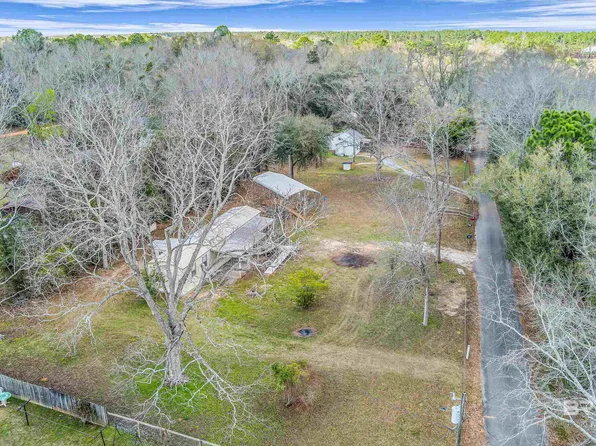 24545 Peavy Ln, Robertsdale, AL 36567