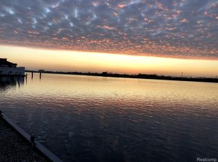 20457 W River Rd, Grosse Ile, MI 48138