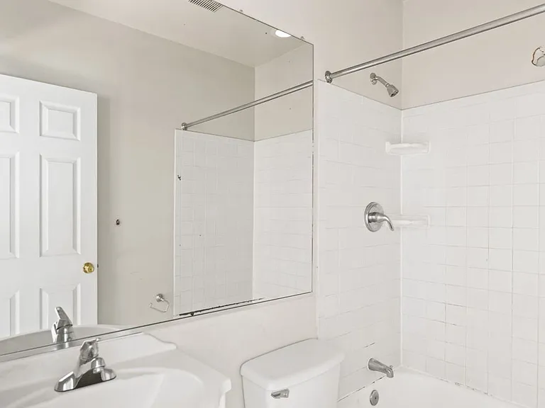 1110 Columbia Rd NW — Photo 15