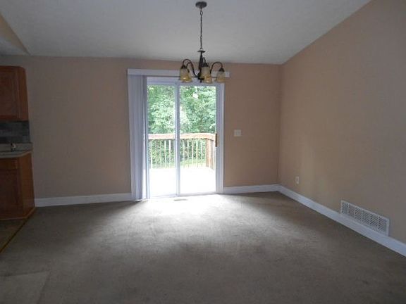 4th image of 3811 Sugar Creek Dr
