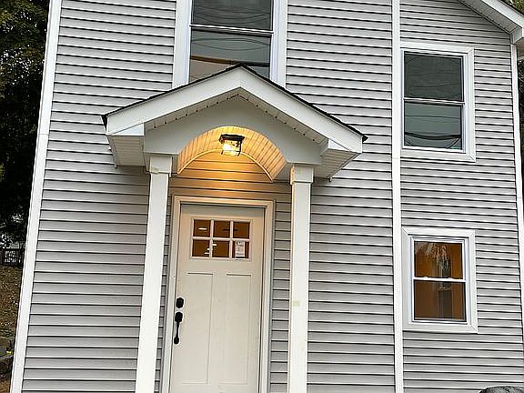 3rd image of 28 Greenwood Ave