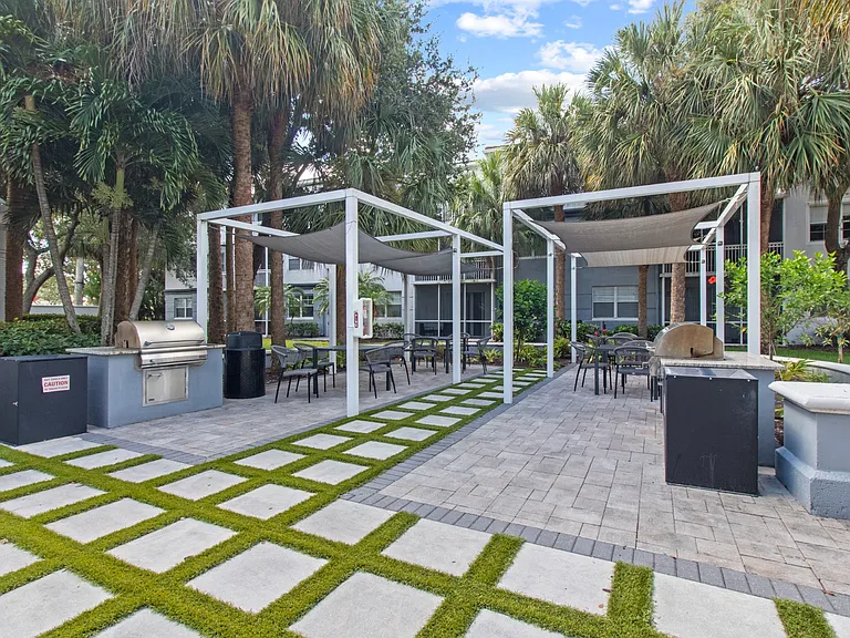 Patio Grill Station at Verona at Boynton Beach Apartments in Boynton Beach, FL 33426