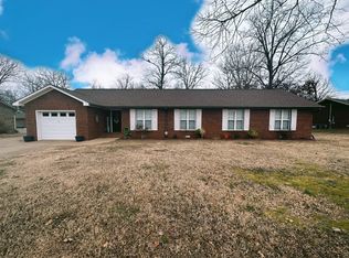 463 River Oaks Dr, New Johnsonville, TN 37134