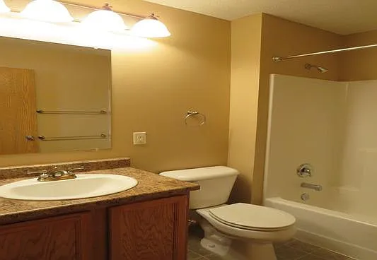 HighPointe Townhomes — Photo 7
