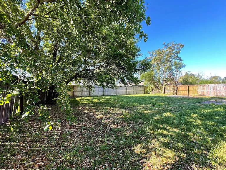 10930 Whitly Ct — Photo 16