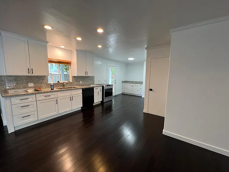 1705 Blossom Hill Rd — Photo 32