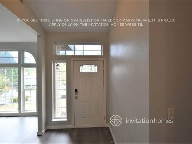 3700 Arbor Dr SE — Photo 2