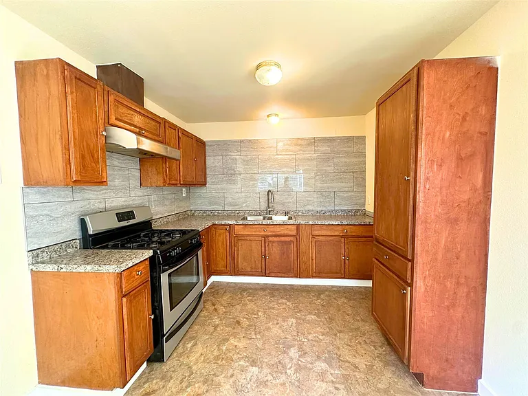 2525 Dovemeadow Dr — Photo 4
