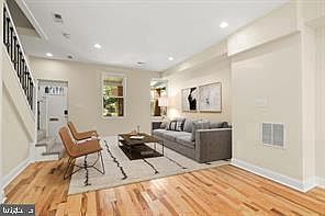 5th image of 3827 Boarman Ave