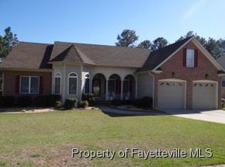 320 Lancelot Ct, Linden, NC 28356