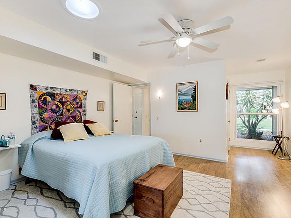 3rd image of 10585 W Palmeras Dr APT L