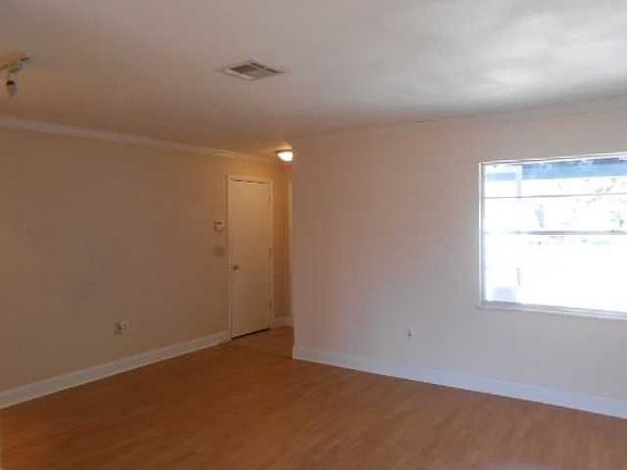 3rd image of 1205 Watersedge Dr