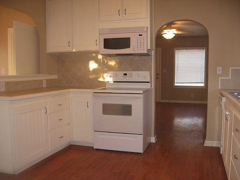 2nd image of 217 14th Ave N