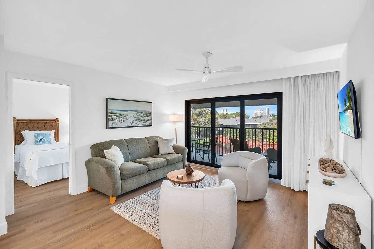 2 bed, 2.0 bath, 861 sqft, $5,844 — Photo 1