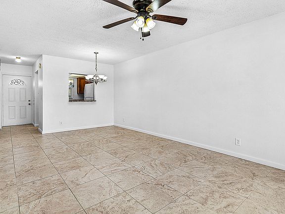 5th image of 9855 Sandalfoot Boulevard #305