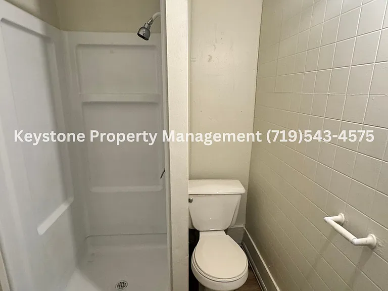 300 E 3rd St #8-1/2 — Photo 4