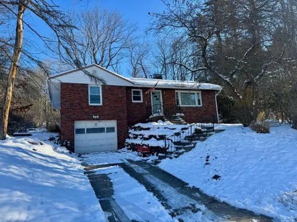 8 Hill St #10, Warren, PA 16365