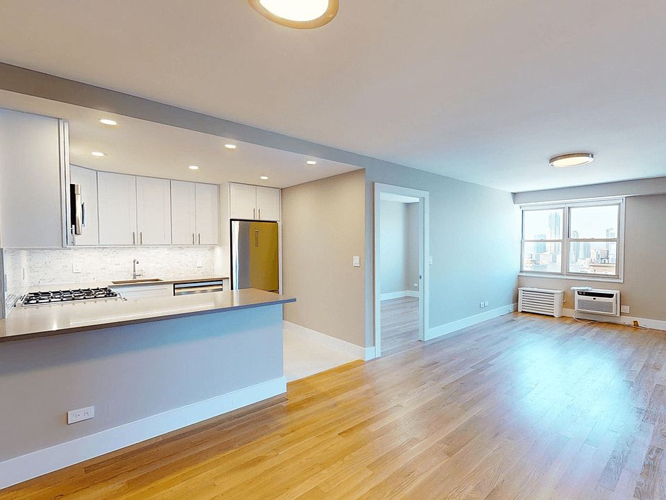 1st image of 310 Greenwich St APT 27J