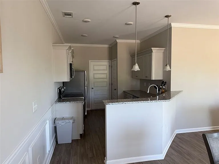 325 Melody Ln — Photo 9