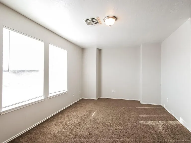 21243 Linden House Ct — Photo 10