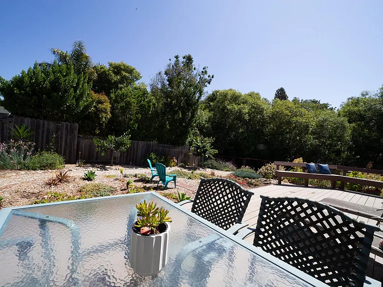 310 Alma Ln — Photo 33