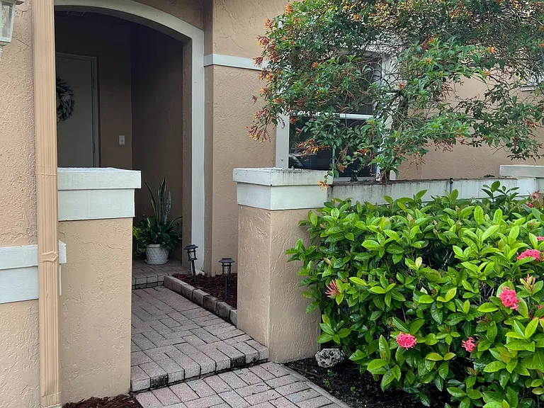 1536 Orion Ln #1536 — Photo 3