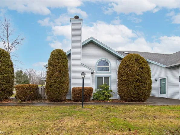 6690 Seville Dr, Canfield, OH 44406