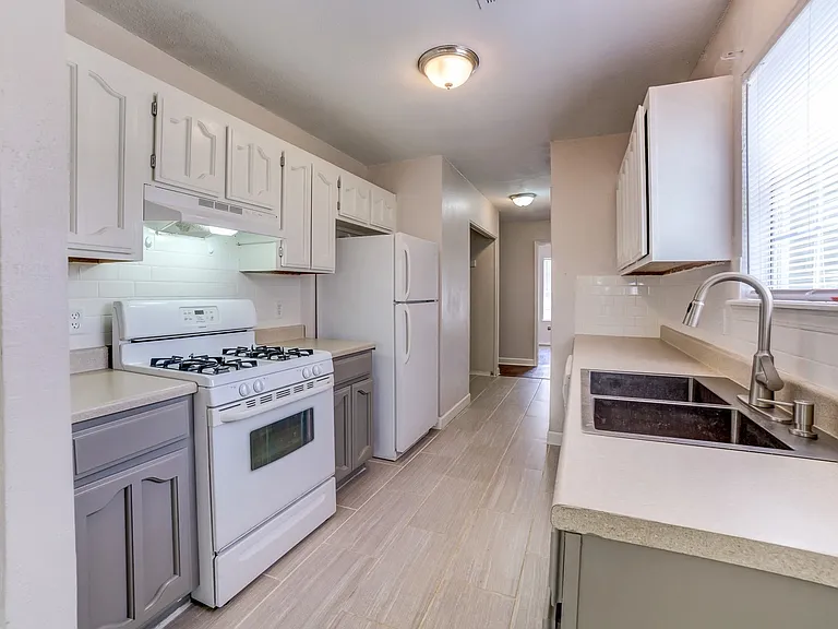 13332 S 91st East Ave — Photo 4