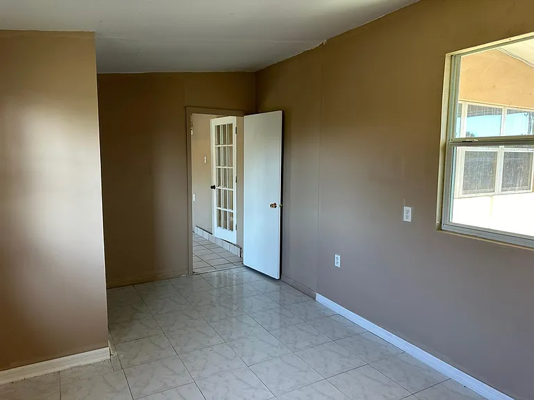 22202 Midway Blvd — Photo 10