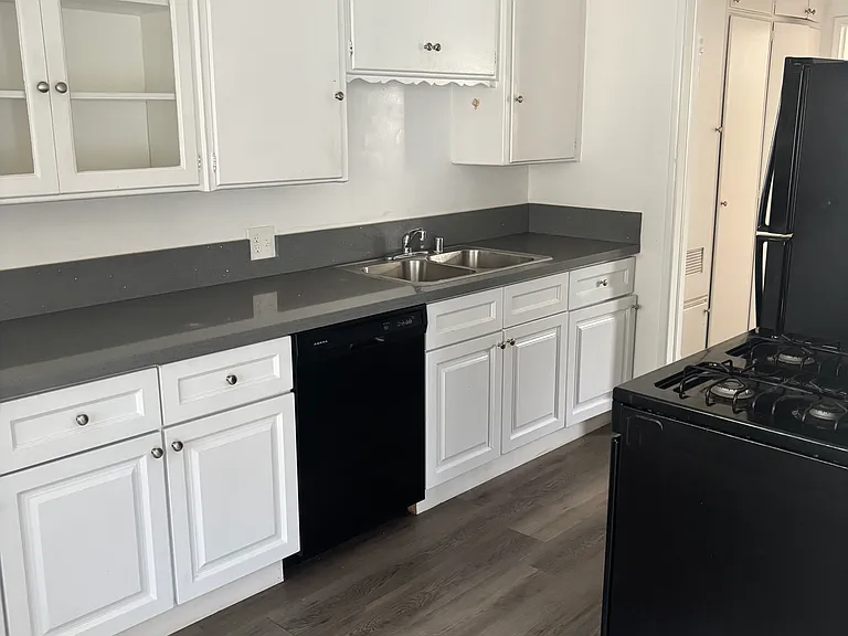 5131 Bakman Ave #8 — Photo 7