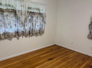29316 Southgate Dr, Southfield, MI 48076