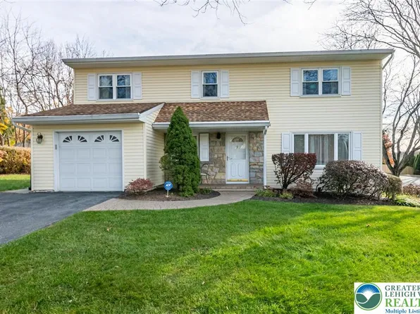 2101 Van Buren Dr S, Whitehall, PA 18052