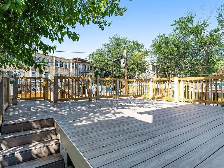 821 Kentucky Ave SE — Photo 52