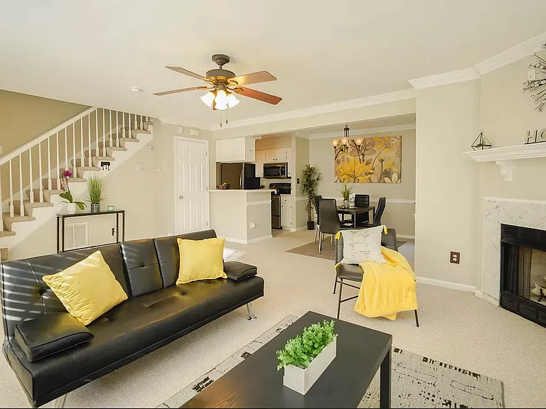 2418 Willow Point Arch — Photo 1