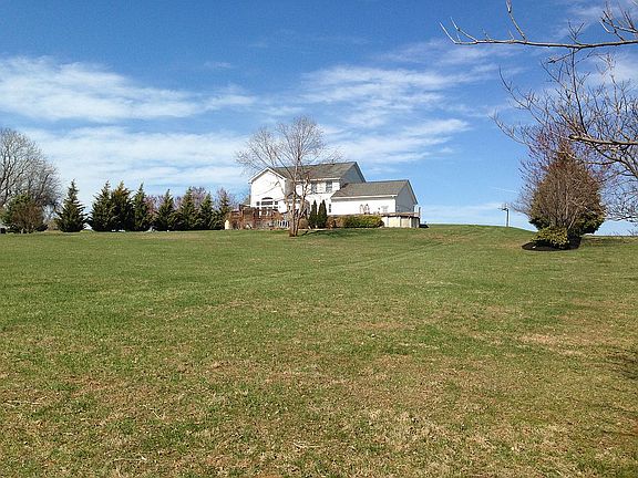 Huge backyard, 1.78 acre lot